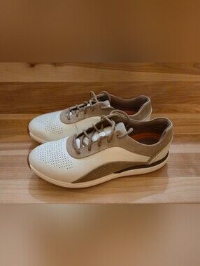 Clarks Women's Unstructured Un Cruise Lace Up Leather Sneakers Shoes